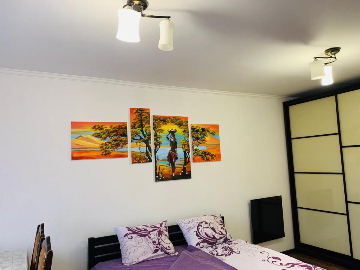 Apartment Rovno Rivne Ngoại thất bức ảnh